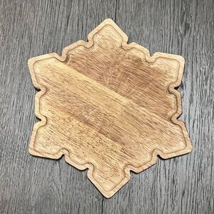 Wooden Snowflake Charcuterie Tray